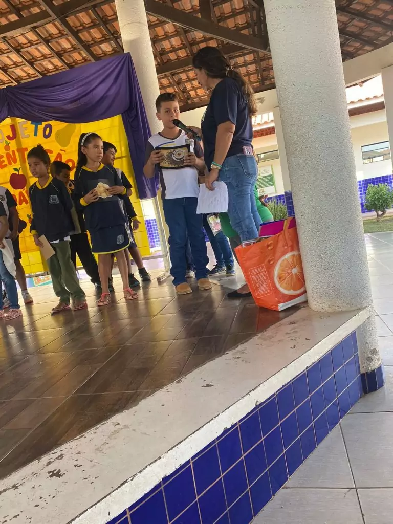 Alunos da Escola Municipal Joaquim Antônio dos Santos participam do projeto Alimentação Saudável Alunos da Escola Municipal Joaquim Antônio dos Santos participam do projeto Alimentação Saudável