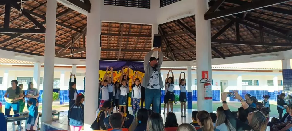 Alunos da Escola Municipal Joaquim Antônio dos Santos participam do projeto Alimentação Saudável Alunos da Escola Municipal Joaquim Antônio dos Santos participam do projeto Alimentação Saudável