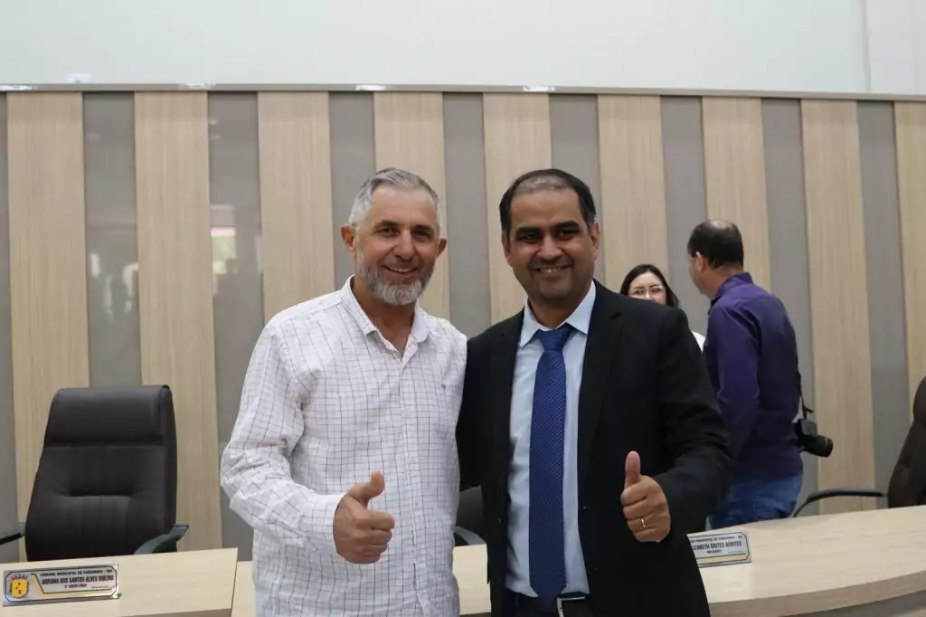 Vereadores de Paranhos inauguraram uma das maiores Câmaras Municipais do interior de Mato Grosso do Sul nesta sexta-feira (5)