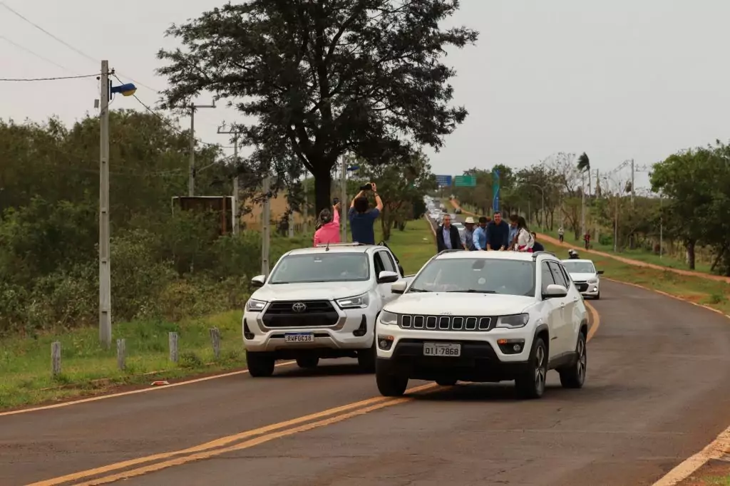Rogério Torquetti e Zé Antônio recebem Eduardo Riedel em festa com grande carreata do 45 em Tacuru Rogério Torquetti e Zé Antônio recebem Eduardo Riedel em festa com grande carreata do 45 em Tacuru