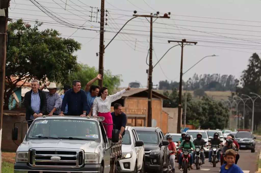 Rogério Torquetti e Zé Antônio recebem Eduardo Riedel em festa com grande carreata do 45 em Tacuru Rogério Torquetti e Zé Antônio recebem Eduardo Riedel em festa com grande carreata do 45 em Tacuru