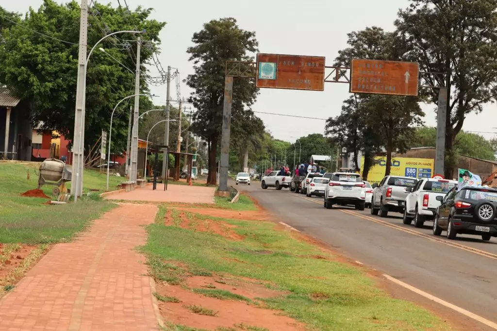Rogério Torquetti e Zé Antônio recebem Eduardo Riedel em festa com grande carreata do 45 em Tacuru Rogério Torquetti e Zé Antônio recebem Eduardo Riedel em festa com grande carreata do 45 em Tacuru
