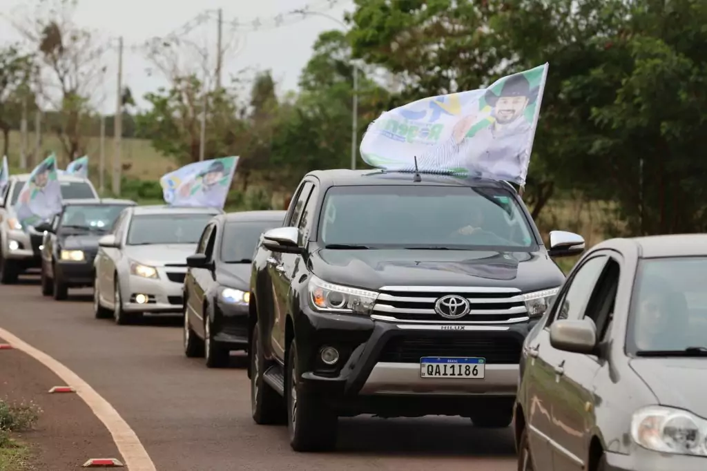 Rogério Torquetti e Zé Antônio recebem Eduardo Riedel em festa com grande carreata do 45 em Tacuru Rogério Torquetti e Zé Antônio recebem Eduardo Riedel em festa com grande carreata do 45 em Tacuru