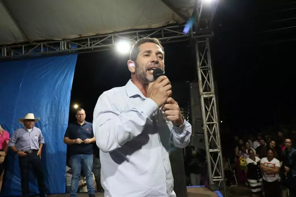 Tacuru: Rogério Torquetti e Zé Antônio encerram campanha com grande comício