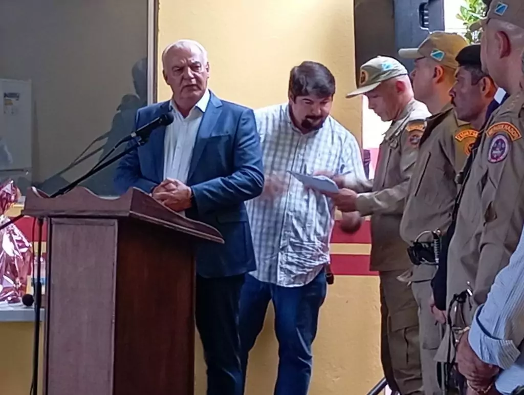 Prefeito Neco Pagliosa participa da passagem de comando do Corpo de Bombeiros de Bela Vista Prefeito Neco Pagliosa participa da passagem de comando do Corpo de Bombeiros de Bela Vista