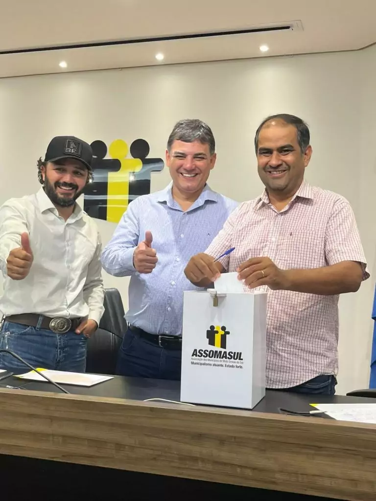 Prefeito Rogério Torquetti participa da organização da eleição da Assomassul