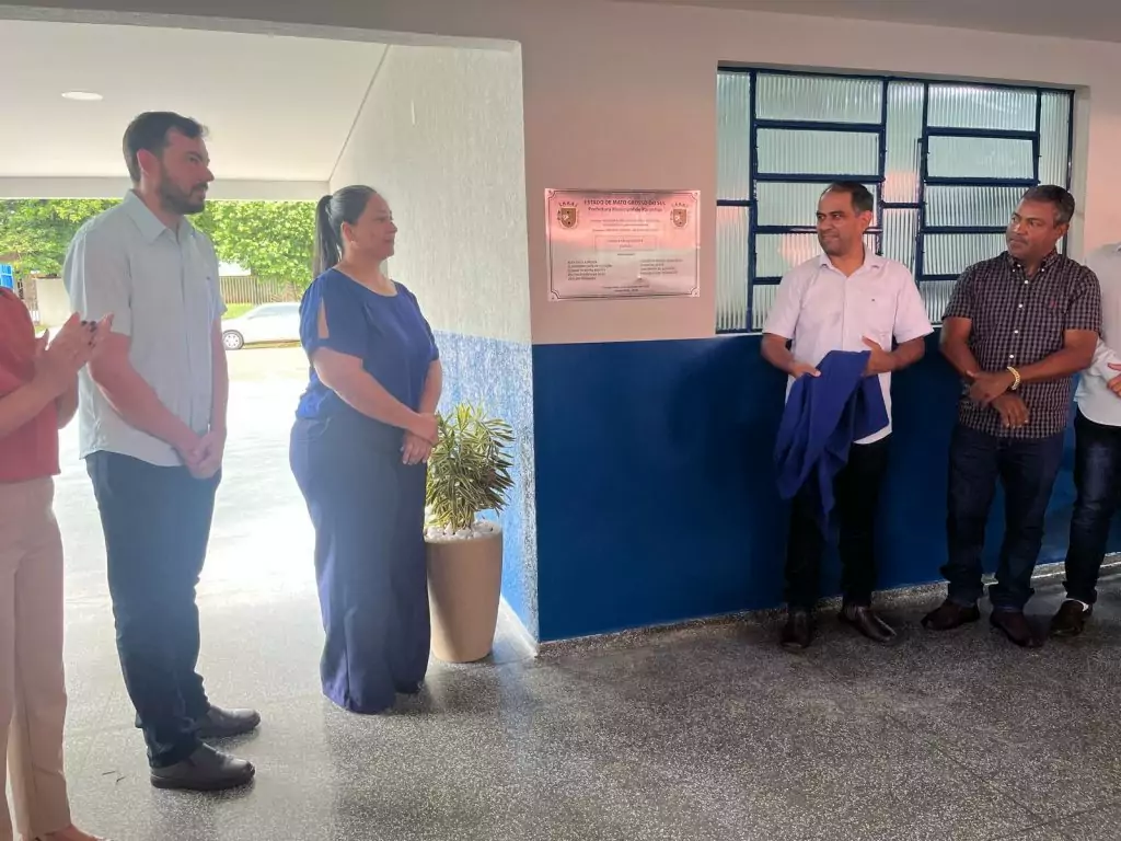 Prefeito Hélio Acosta inaugura ampliações na Escola Municipal Vereador Ivo Ilmo Wachsmann Prefeito Hélio Acosta inaugura ampliações na Escola Municipal Vereador Ivo Ilmo Wachsmann