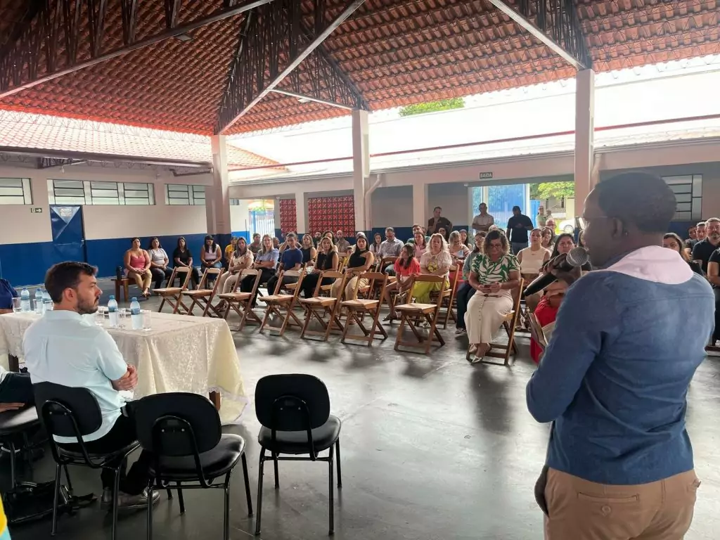 Prefeito Hélio Acosta inaugura ampliações na Escola Municipal Vereador Ivo Ilmo Wachsmann Prefeito Hélio Acosta inaugura ampliações na Escola Municipal Vereador Ivo Ilmo Wachsmann