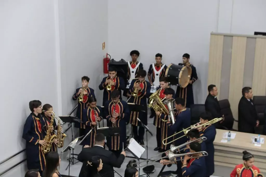 Em 1ª Sessão de 2025, Vereadora Professora Beth reafirma compromisso com a população de Paranhos Em 1ª Sessão de 2025, Vereadora Professora Beth reafirma compromisso com a população de Paranhos