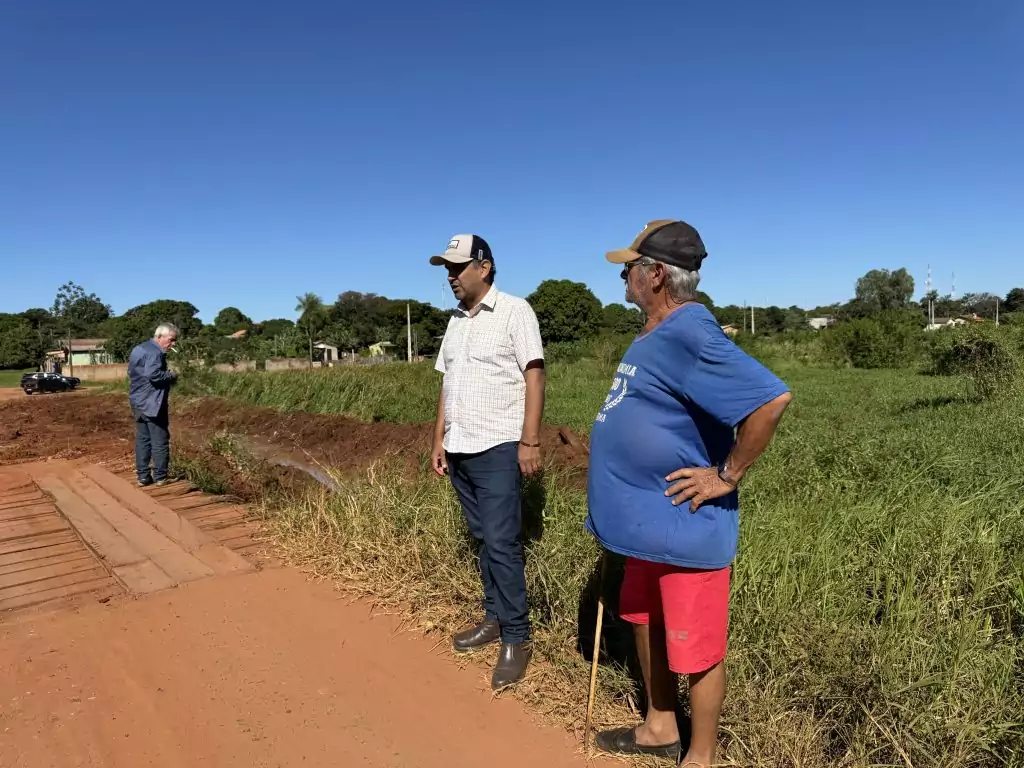 Prefeitura de Paranhos realiza melhorias na Rua Marechal Floriano e atende reivindicação antiga da comunidade Prefeitura de Paranhos realiza melhorias na Rua Marechal Floriano e atende reivindicação antiga da comunidade