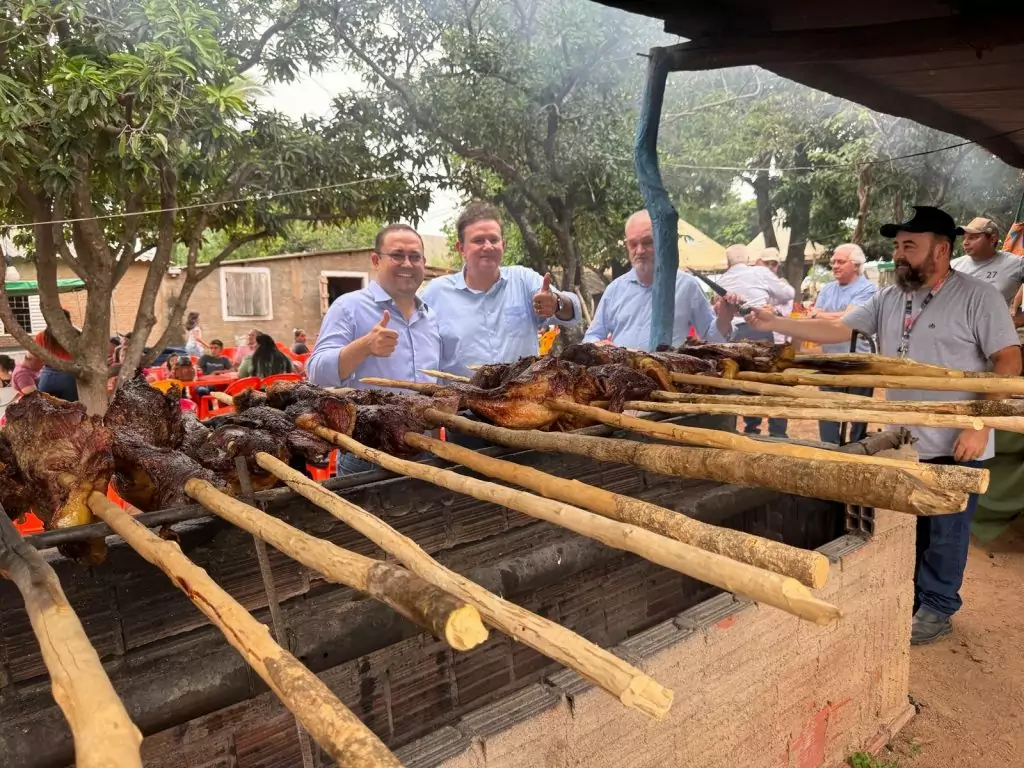 Prefeito Neco Pagliosa comemora sucesso da programação dos 60 anos de Caracol Prefeito Neco Pagliosa comemora sucesso da programação dos 60 anos de Caracol