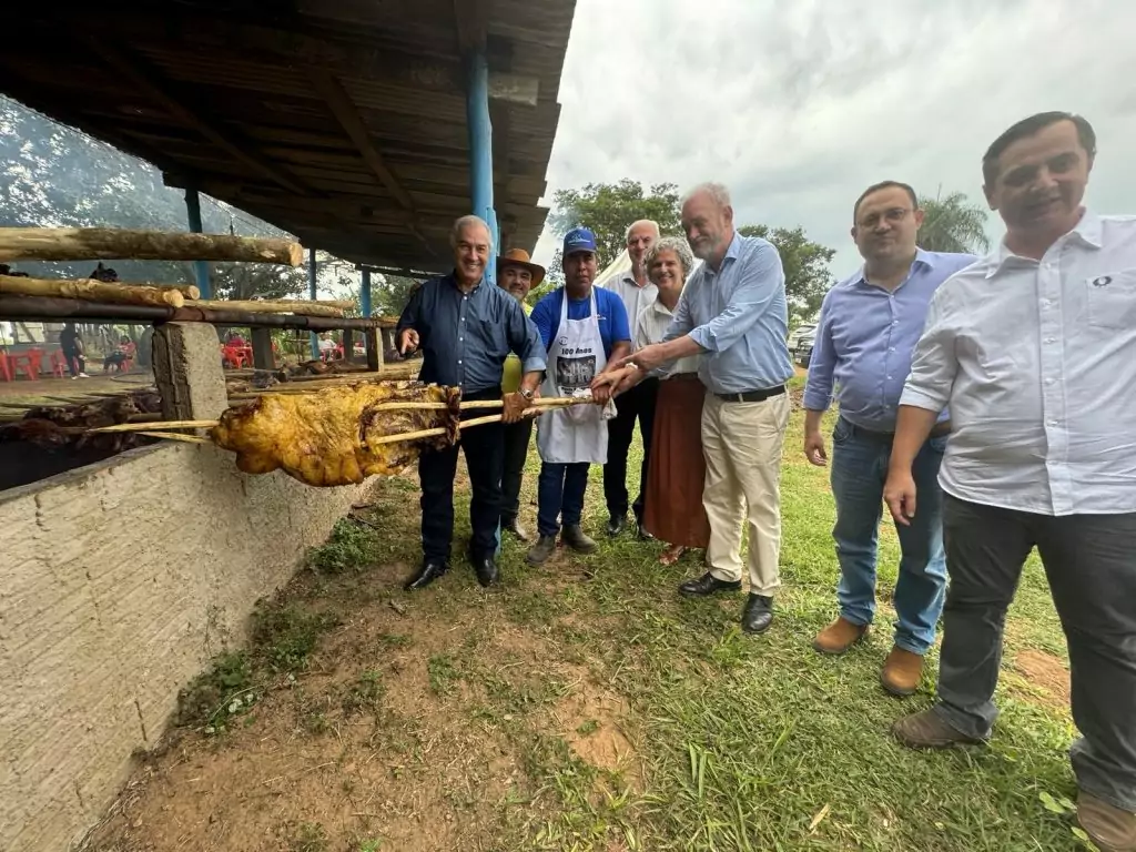 Prefeito Neco Pagliosa comemora sucesso da programação dos 60 anos de Caracol Prefeito Neco Pagliosa comemora sucesso da programação dos 60 anos de Caracol