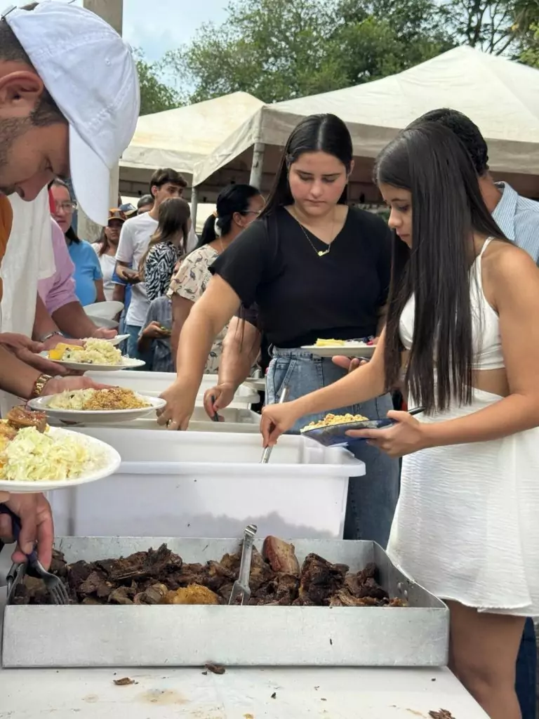 Prefeito Neco Pagliosa comemora sucesso da programação dos 60 anos de Caracol Prefeito Neco Pagliosa comemora sucesso da programação dos 60 anos de Caracol