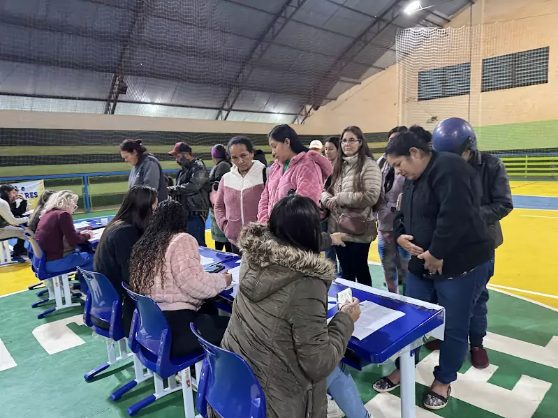 Sob 10 graus, Paranhos inicia entrega de cobertores à população Sob 10 graus, Paranhos inicia entrega de cobertores à população