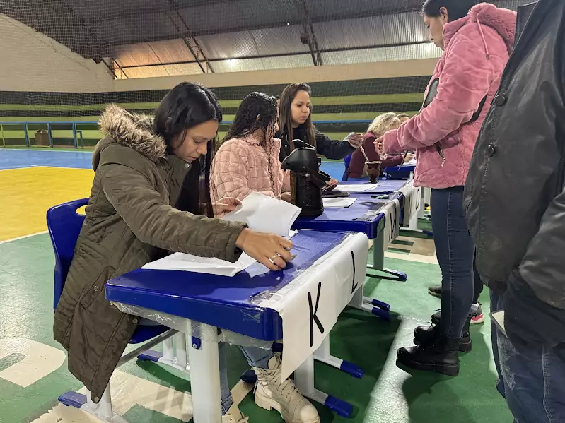 Sob 10 graus, Paranhos inicia entrega de cobertores à população Sob 10 graus, Paranhos inicia entrega de cobertores à população