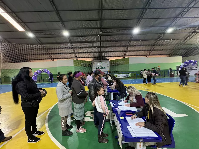 Sob 10 graus, Paranhos inicia entrega de cobertores à população Sob 10 graus, Paranhos inicia entrega de cobertores à população