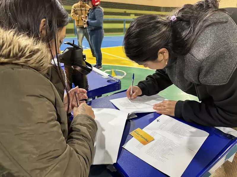 Sob 10 graus, Paranhos inicia entrega de cobertores à população Sob 10 graus, Paranhos inicia entrega de cobertores à população