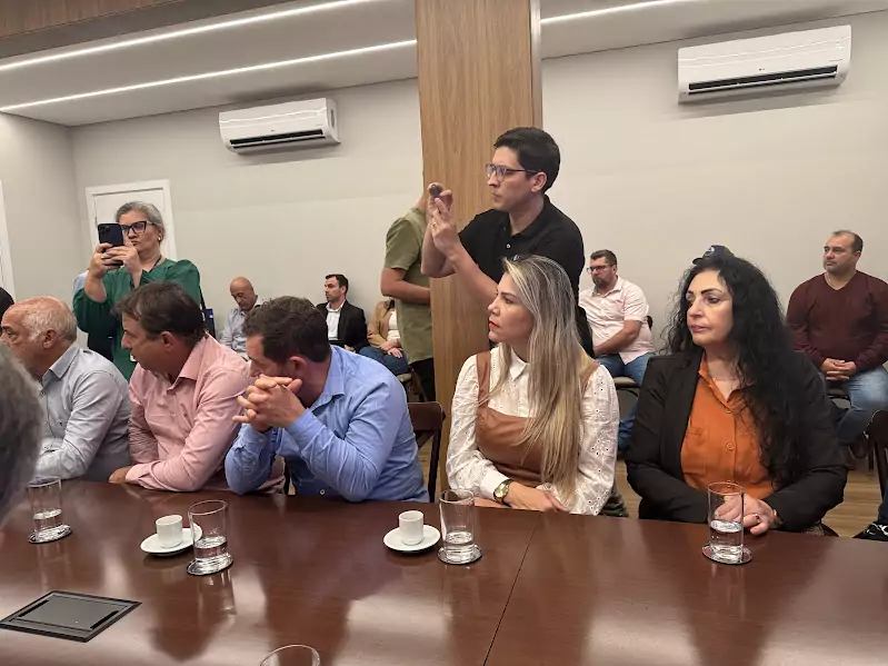 Comitiva de Tacuru participa de agenda com o Governador em Campo Grande e garante avanços importantes para o município