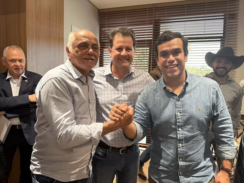 Comitiva de Tacuru participa de agenda com o Governador em Campo Grande e garante avanços importantes para o município