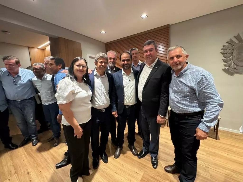 Prefeito Hélio Acosta, vice Alfredo e vereadores viabilizam R$ 13 milhões em investimentos do Governo do Estado para Paranhos