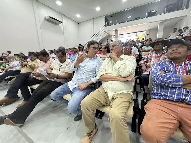 Prefeito Hélio Acosta participa do lançamento do Plano Safra da Agricultura Familiar 2025-2026 em Paranhos