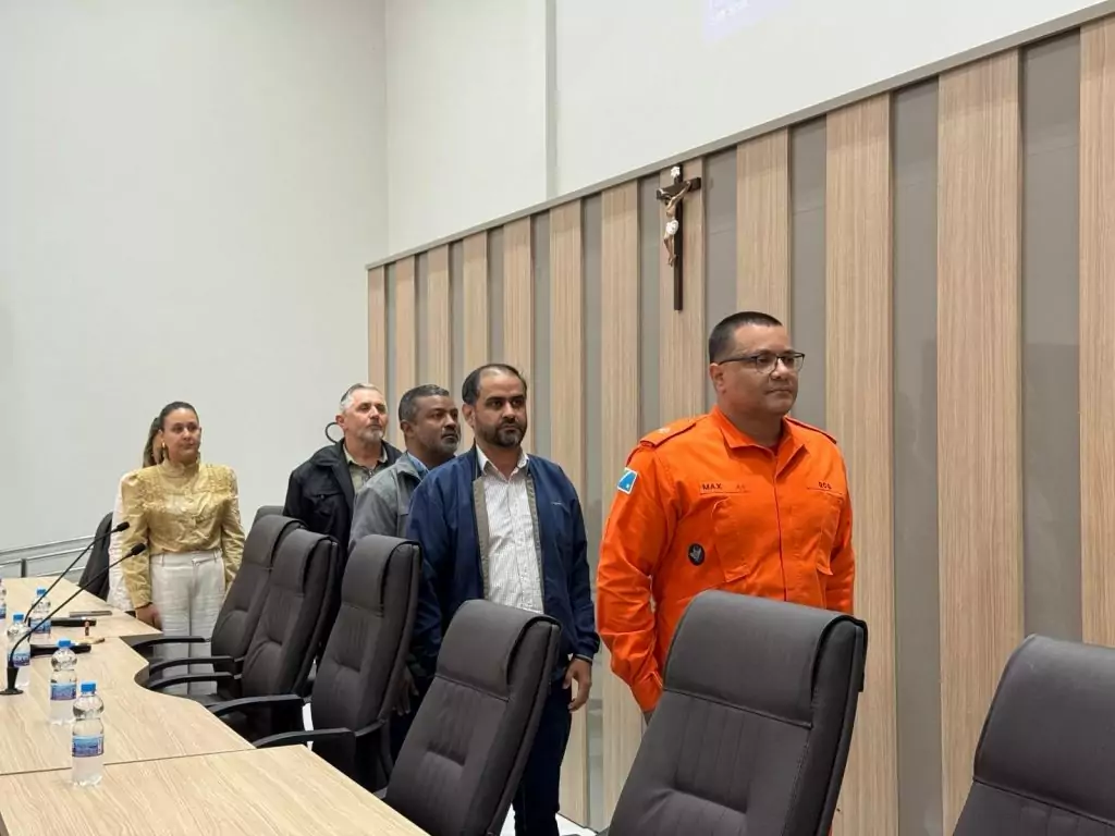 Prefeitura de Paranhos e SEMEC promovem palestra sobre Autismo com o Corpo de Bombeiros Prefeitura de Paranhos e SEMEC promovem palestra sobre Autismo com o Corpo de Bombeiros