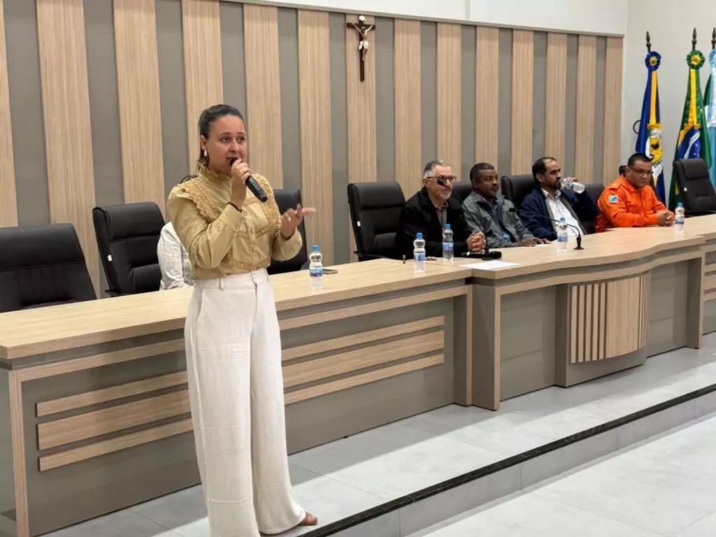 Prefeitura de Paranhos e SEMEC promovem palestra sobre Autismo com o Corpo de Bombeiros Prefeitura de Paranhos e SEMEC promovem palestra sobre Autismo com o Corpo de Bombeiros