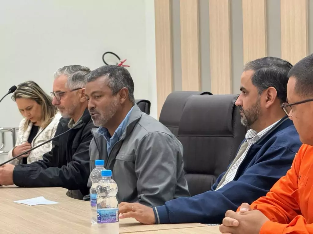 Prefeitura de Paranhos e SEMEC promovem palestra sobre Autismo com o Corpo de Bombeiros Prefeitura de Paranhos e SEMEC promovem palestra sobre Autismo com o Corpo de Bombeiros