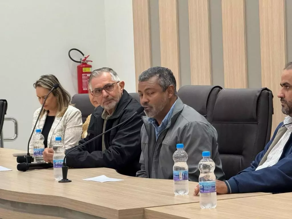 Prefeitura de Paranhos e SEMEC promovem palestra sobre Autismo com o Corpo de Bombeiros Prefeitura de Paranhos e SEMEC promovem palestra sobre Autismo com o Corpo de Bombeiros