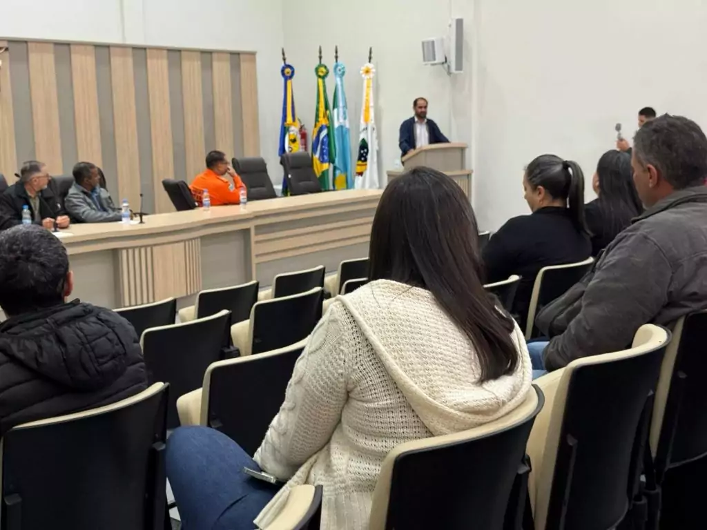 Prefeitura de Paranhos e SEMEC promovem palestra sobre Autismo com o Corpo de Bombeiros Prefeitura de Paranhos e SEMEC promovem palestra sobre Autismo com o Corpo de Bombeiros