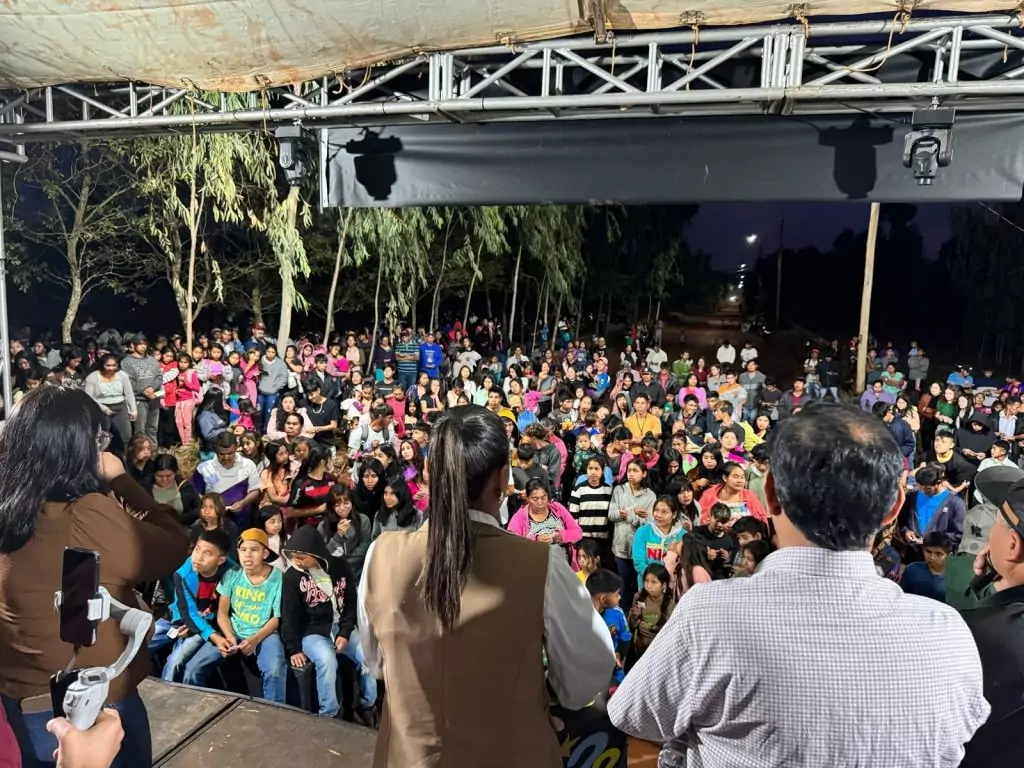 Em clima de festa, Prefeitura de Paranhos inaugura iluminação pública de LED na Aldeia Pirajuí