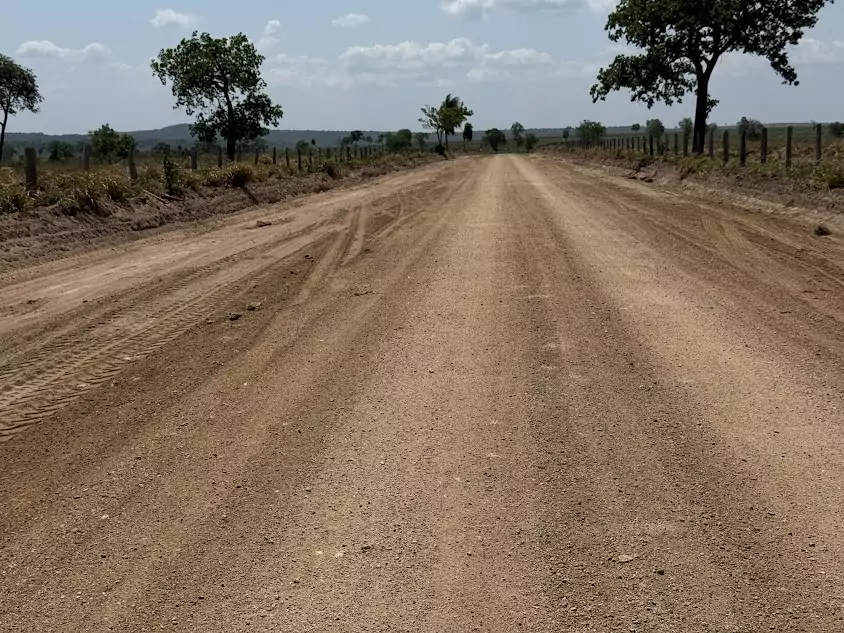 Secretaria de Obras de Caracol realiza manutenção preventiva em estradas rurais