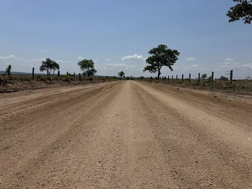 Secretaria de Obras de Caracol realiza manutenção preventiva em estradas rurais