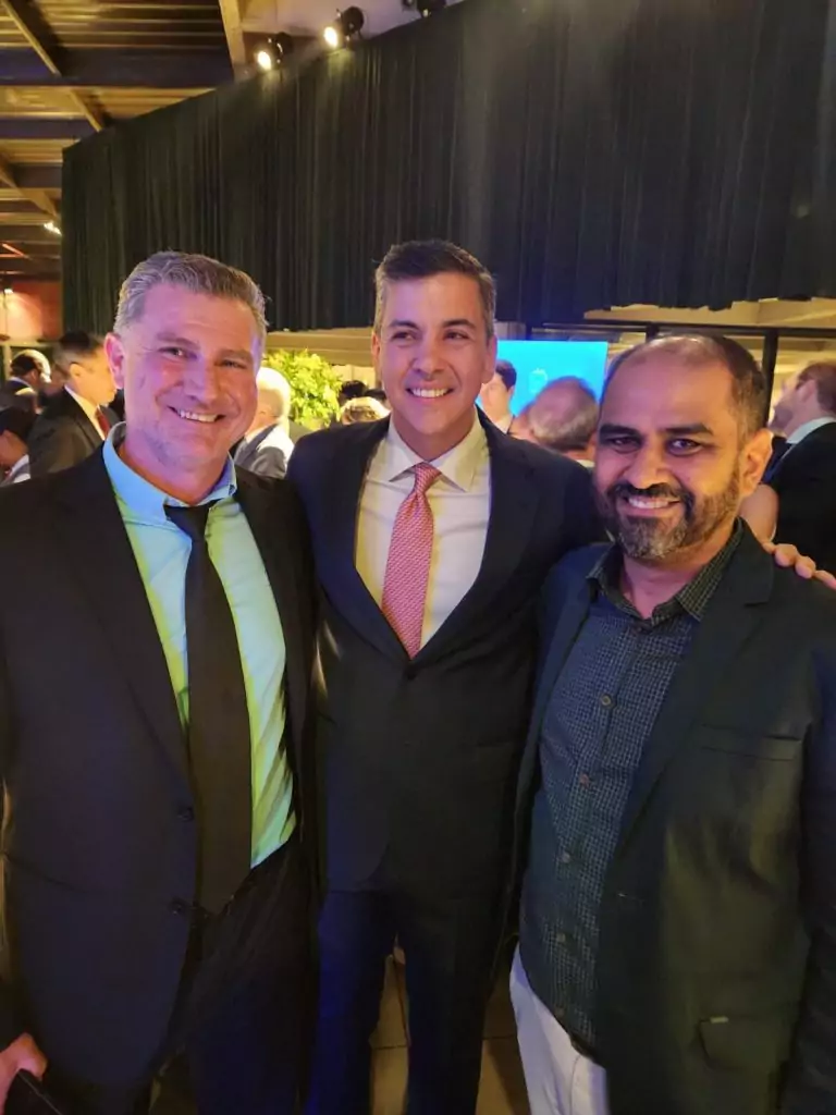 Prefeito Hélio Acosta se encontra com o presidente do Paraguai, Santiago Peña Prefeito Hélio Acosta se encontra com o presidente do Paraguai, Santiago Peña