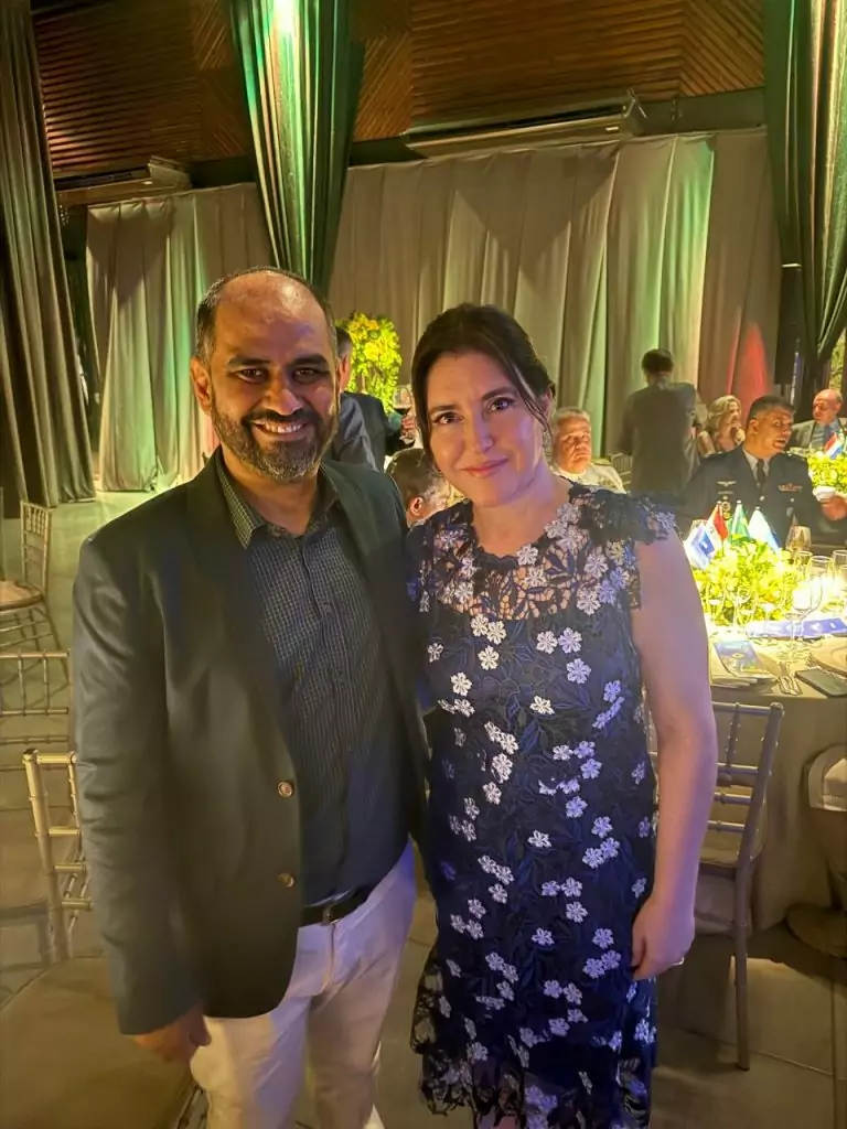 Prefeito Hélio Acosta se encontra com o presidente do Paraguai, Santiago Peña Prefeito Hélio Acosta se encontra com o presidente do Paraguai, Santiago Peña