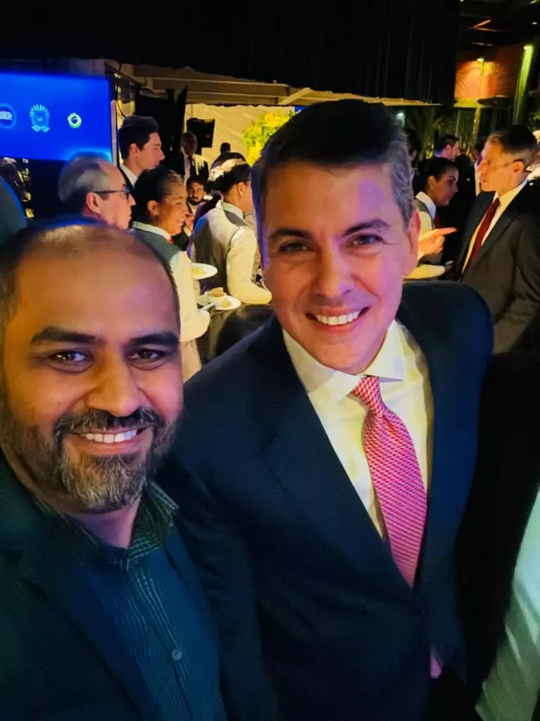 Prefeito Hélio Acosta se encontra com o presidente do Paraguai, Santiago Peña Prefeito Hélio Acosta se encontra com o presidente do Paraguai, Santiago Peña