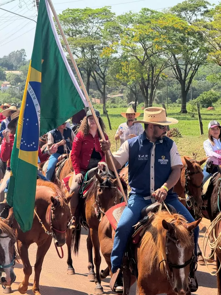Cavalgada dos Amigos em Paranhos e Ypejhú-PY surpreende com grande público, animação e organização