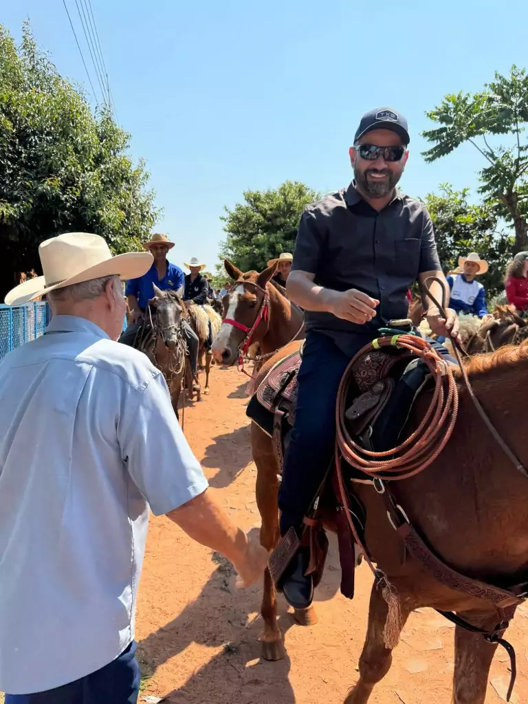 Cavalgada dos Amigos em Paranhos e Ypejhú-PY surpreende com grande público, animação e organização