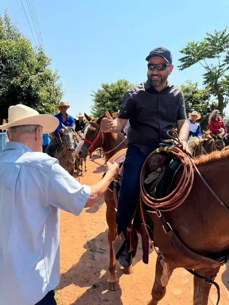 Cavalgada dos Amigos em Paranhos e Ypejhú-PY surpreende com grande público, animação e organização