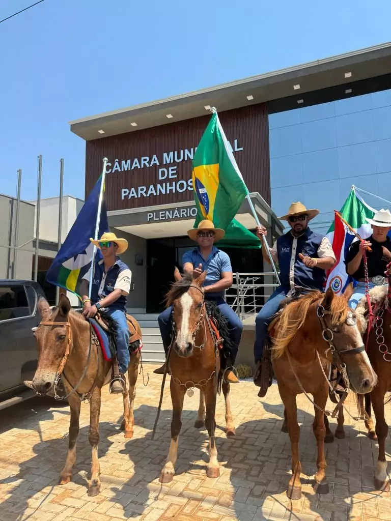 Cavalgada dos Amigos em Paranhos e Ypejhú-PY surpreende com grande público, animação e organização