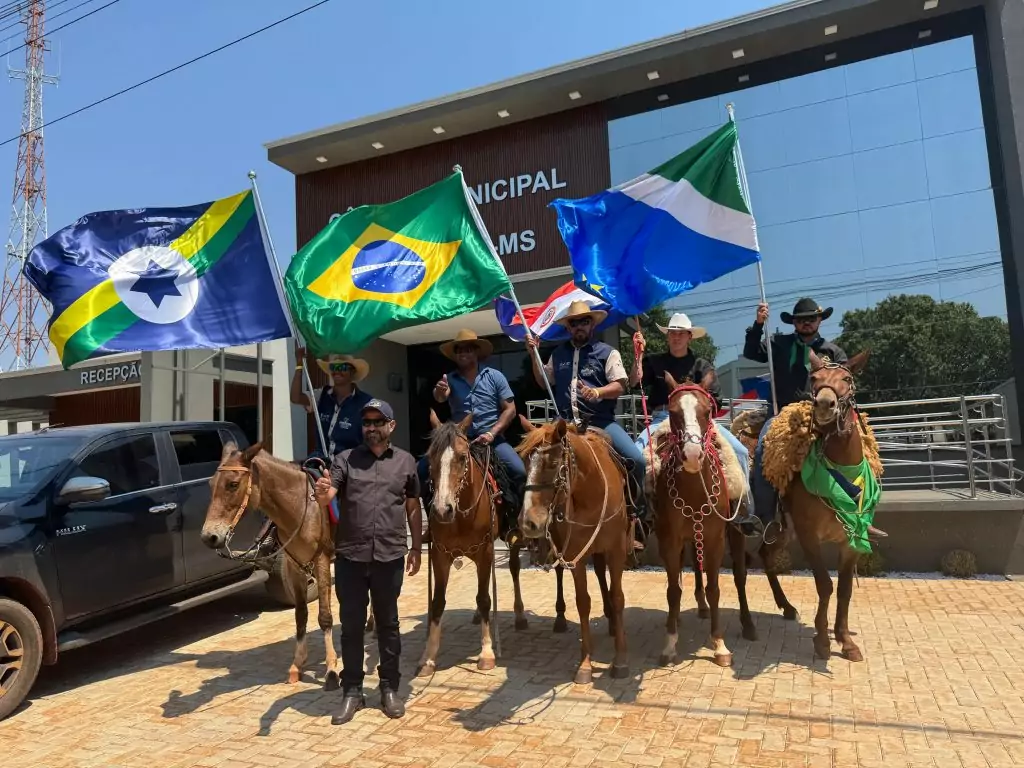 Cavalgada dos Amigos em Paranhos e Ypejhú-PY surpreende com grande público, animação e organização