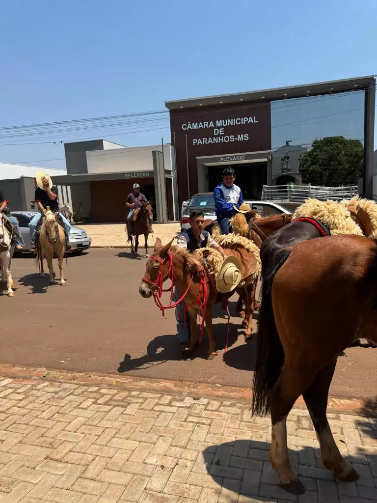 Cavalgada dos Amigos em Paranhos e Ypejhú-PY surpreende com grande público, animação e organização