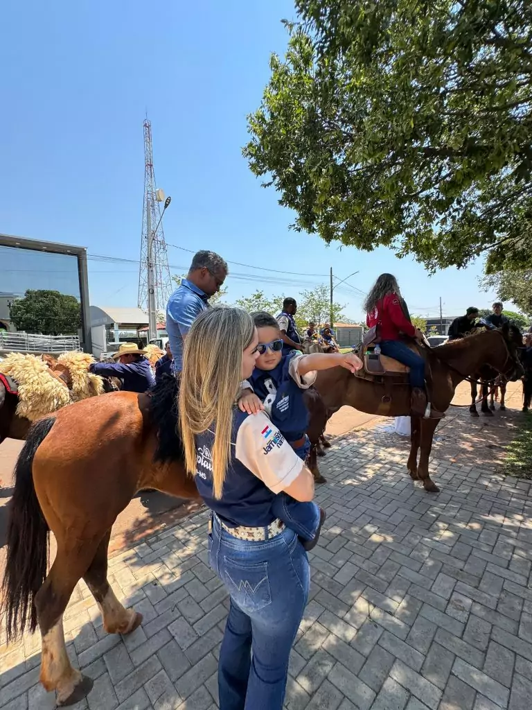 Cavalgada dos Amigos em Paranhos e Ypejhú-PY surpreende com grande público, animação e organização