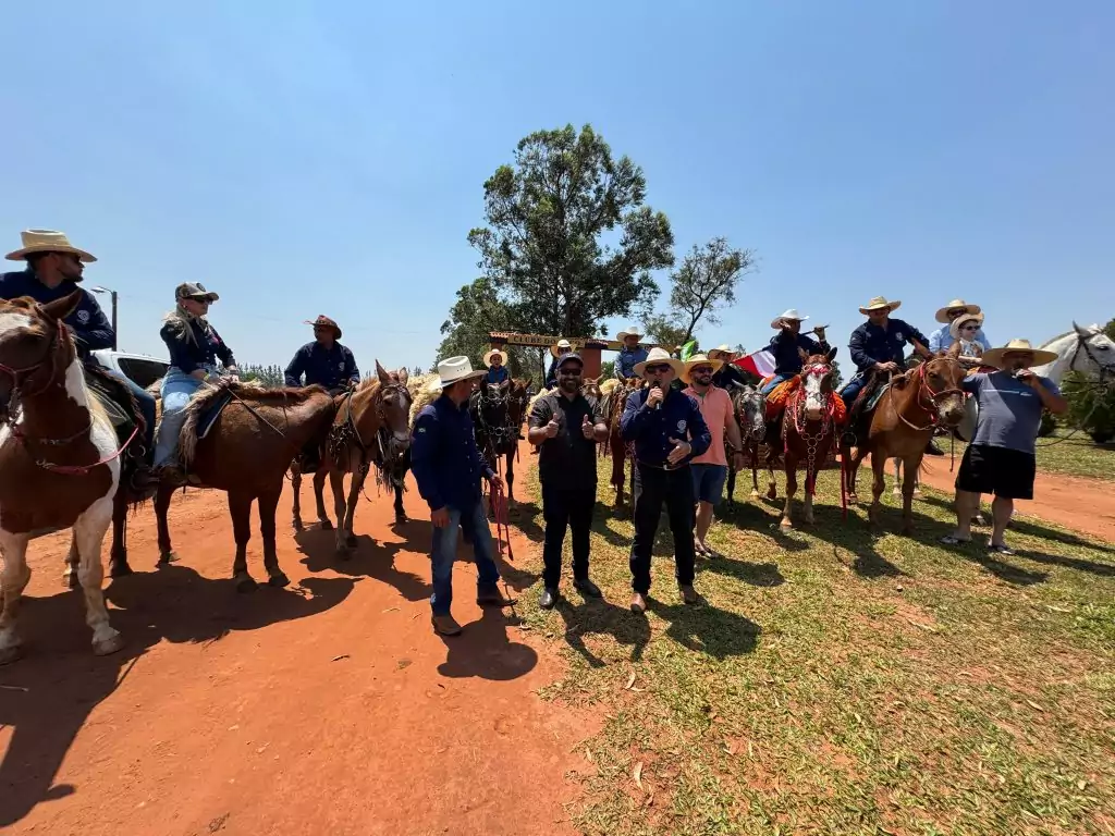 Cavalgada dos Amigos em Paranhos e Ypejhú-PY surpreende com grande público, animação e organização