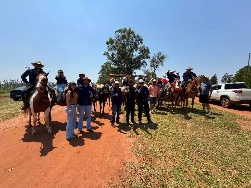Cavalgada dos Amigos em Paranhos e Ypejhú-PY surpreende com grande público, animação e organização