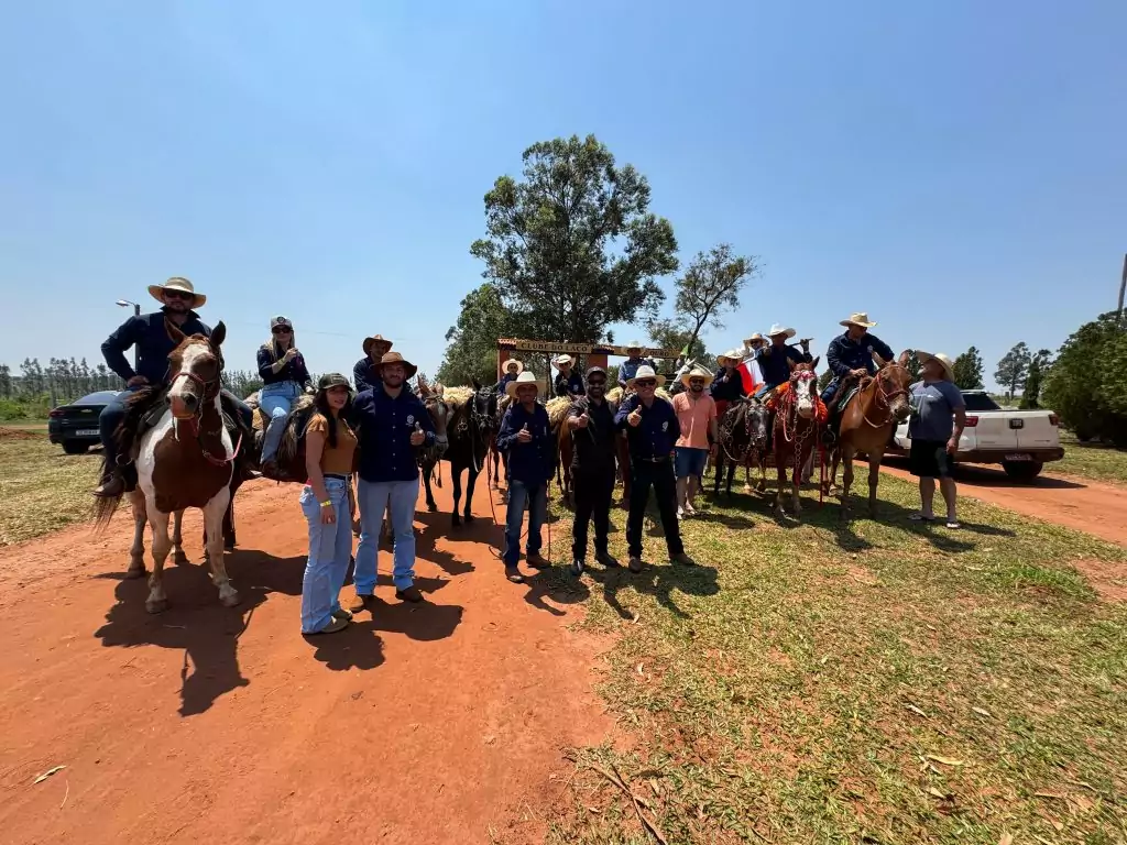 Cavalgada dos Amigos em Paranhos e Ypejhú-PY surpreende com grande público, animação e organização