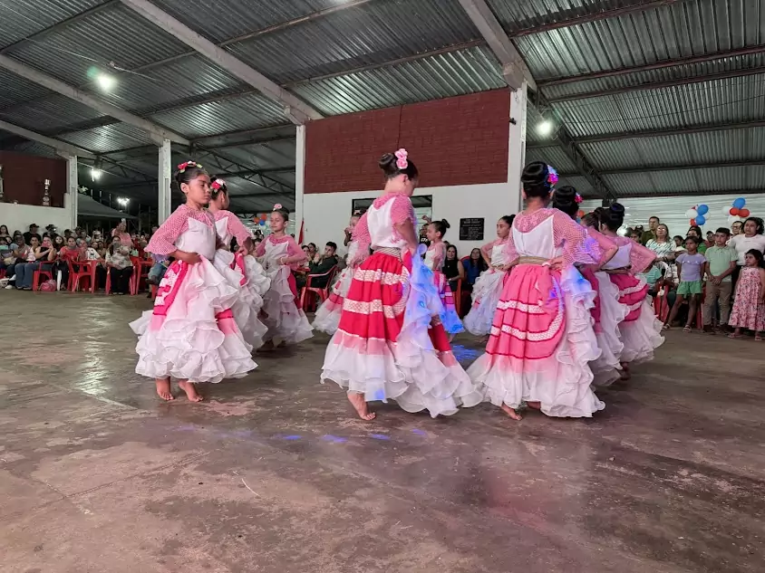 Cultura Paraguaia agitou Caracol no último sábado Cultura Paraguaia agitou Caracol no último sábado