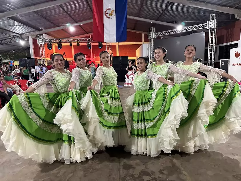 Cultura Paraguaia agitou Caracol no último sábado Cultura Paraguaia agitou Caracol no último sábado