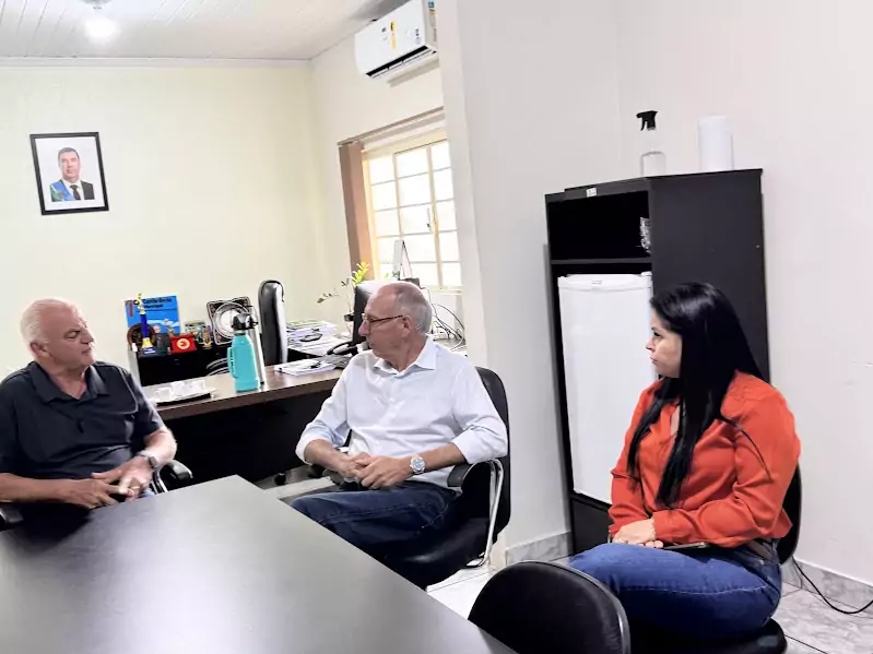 Pré-candidato a deputado estadual Hélio Peluffo visita Caracol e cumpre agenda com o prefeito Neco Pagliosa Pré-candidato a deputado estadual Hélio Peluffo visita Caracol e cumpre agenda com o prefeito Neco Pagliosa