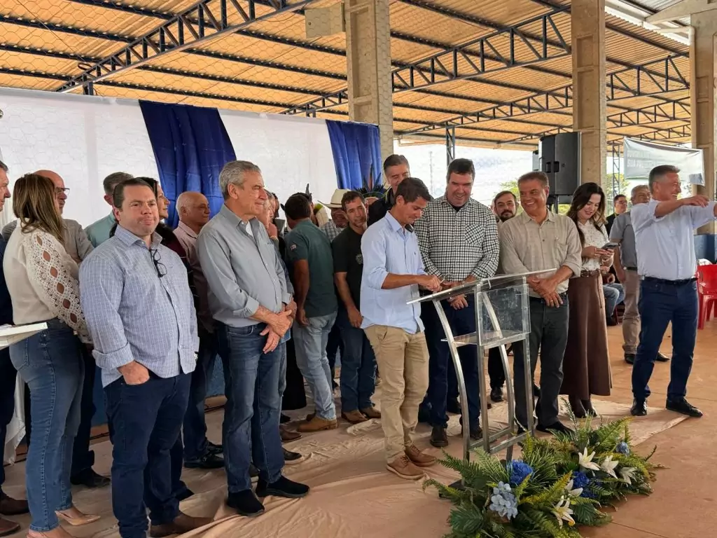 Governador Eduardo Riedel e prefeito Rogério Torquetti lançam novas obras no aniversário de Tacuru